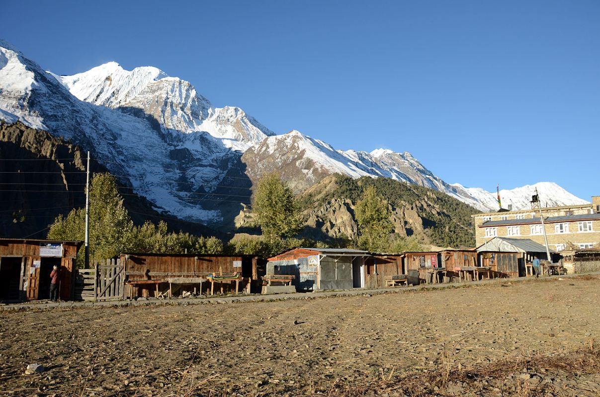 15 Gangapurna and Glacier and La Grande Barriere With Manang Early Morning 